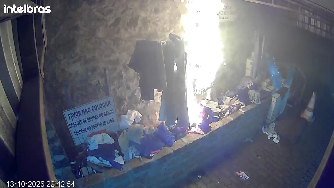 Polícia identifica adolescentes suspeitos de incendiar 'varal solidário' em bairro de Avaré