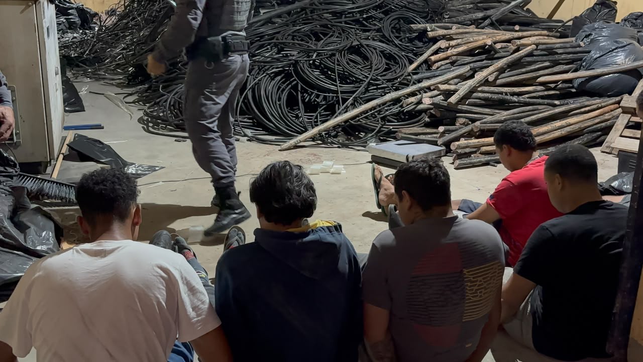 Fios de cobre furtados: 8 são detidos com 5 toneladas em Itaquaquecetuba | G1