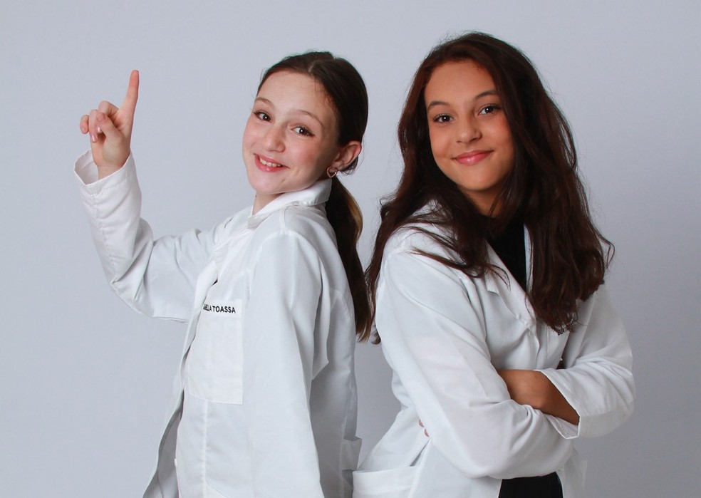 Beatriz e Isabella foram reconhecidas no prêmio Global de Crianças Prodígio na categoria Educação — Foto: Arquivo Pessoal
