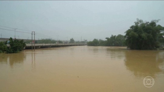 Enchente na China mata 3 e deixa 60 mil desalojados - Programa: Bom Dia Brasil 