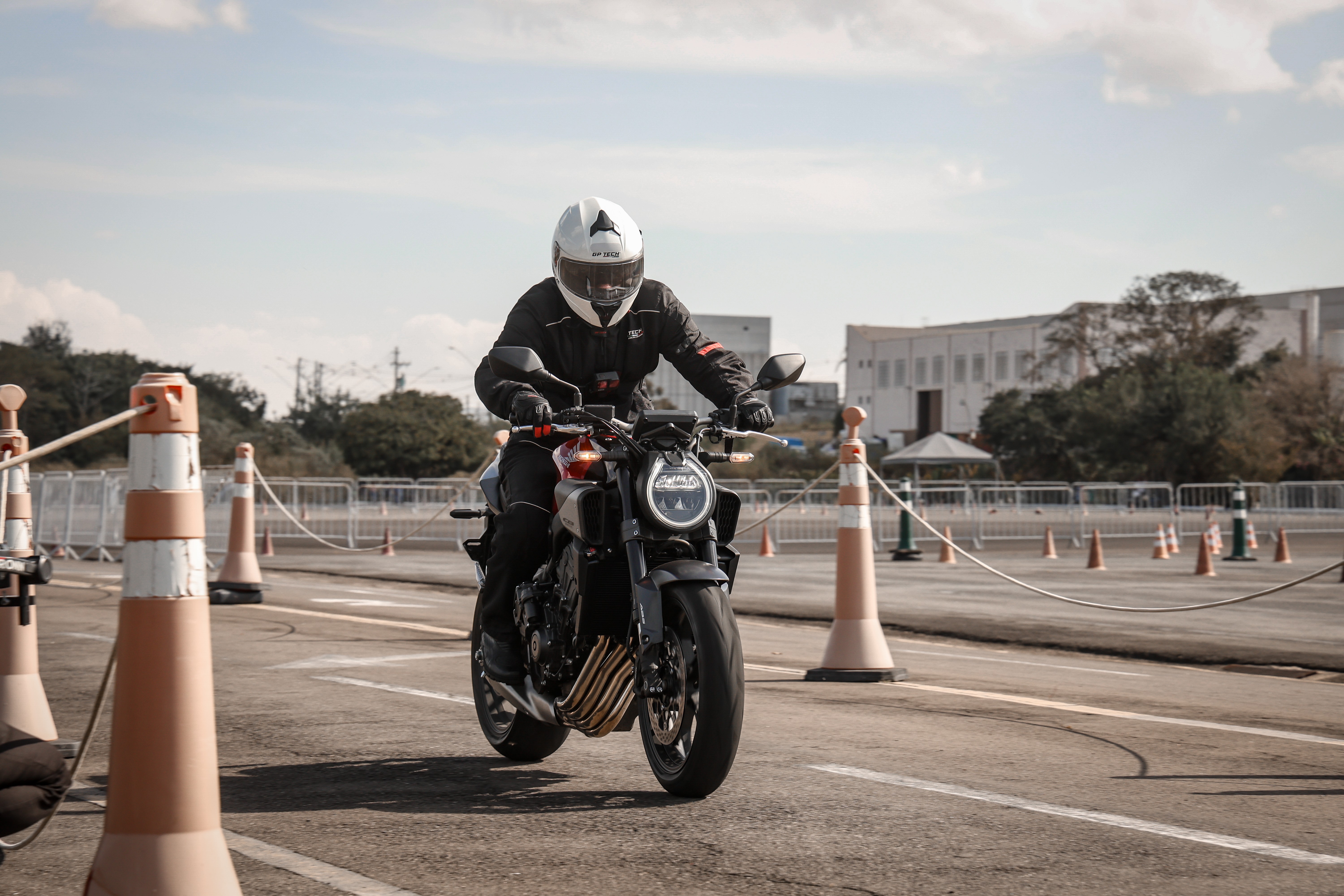 Honda CB 650R chega por R$ 58.270, com novo câmbio amigo dos iniciantes ...