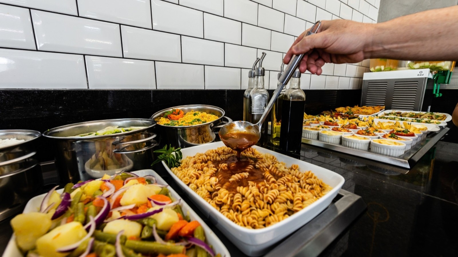 Resolv transforma alimentação corporativa em experiência de restaurante