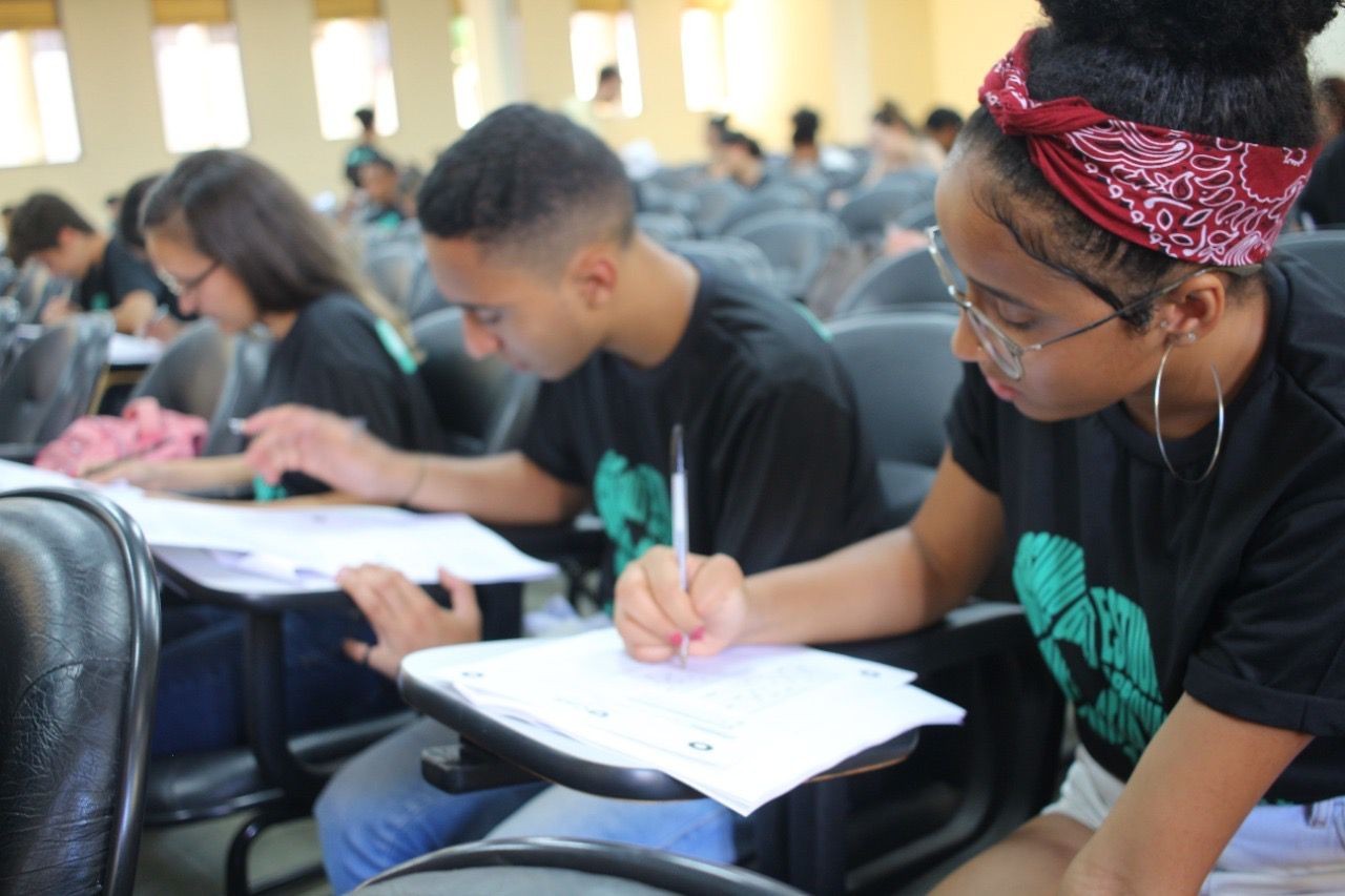 Cursinho pré-Enem gratuito abre vagas para 2026; veja como se inscrever