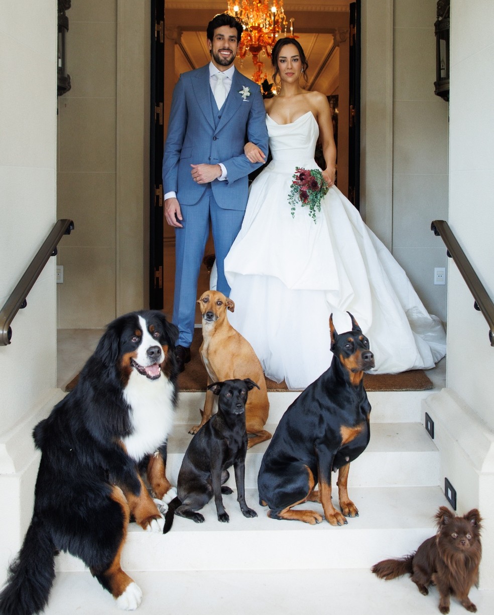 Lara, filha de Faustão, e Julinho Casares em seu casamento — Foto: Divulgação/@alebigliazzi