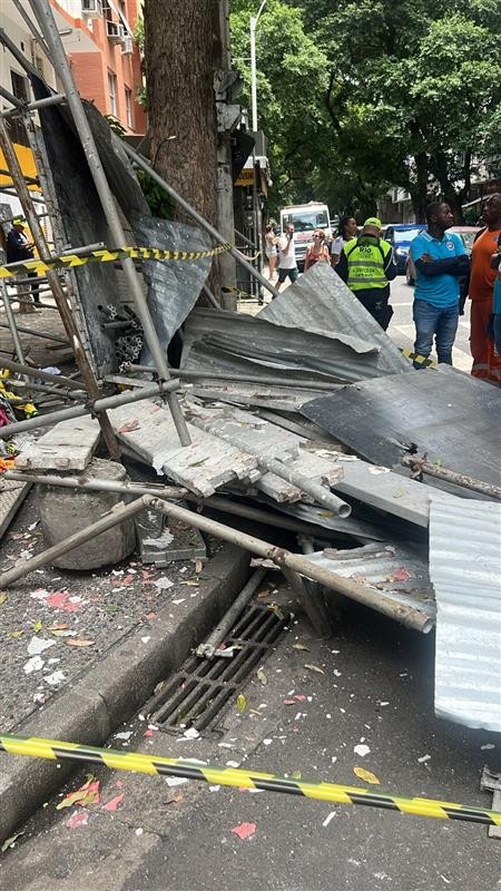 Mulher morre após queda de andaime na Zona Sul do Rio; prefeito fala em responsabilidade de obra