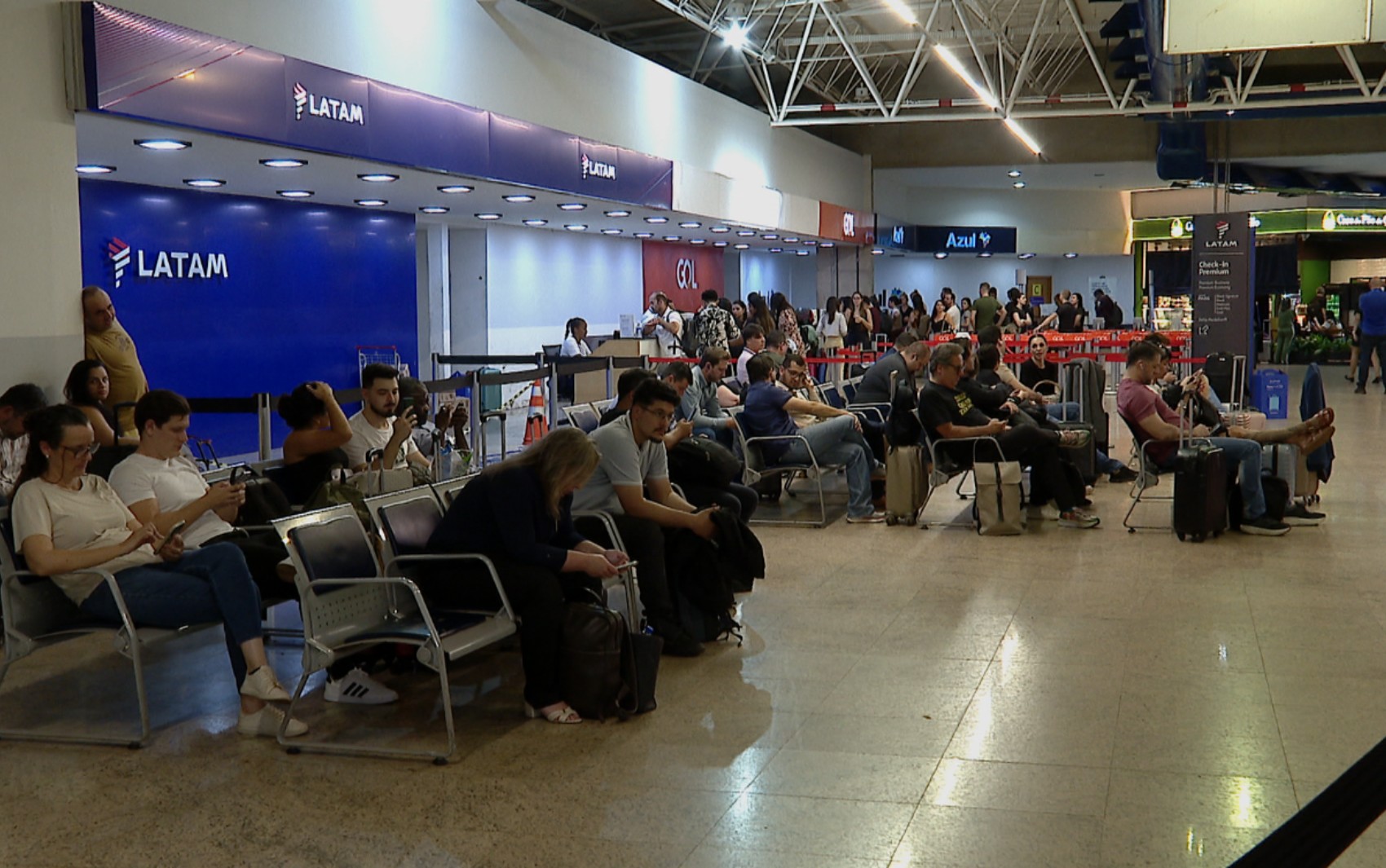 Aeroporto de Ribeirão Preto, SP, cancela voos após problemas técnicos, diz Rede VOA
