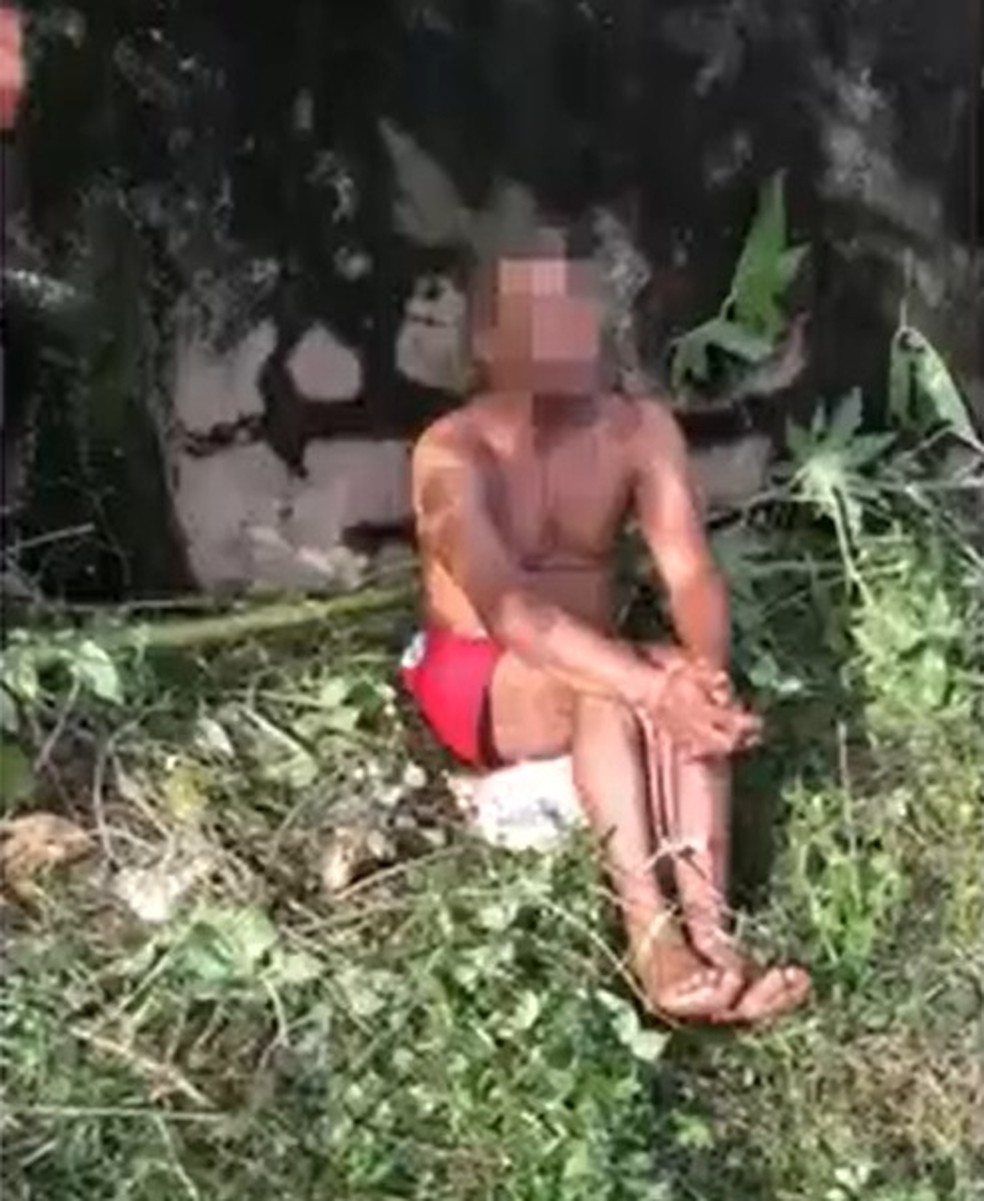Homem é vítima de sequestro na BA é resgatado com mãos e pés amarrados — Foto: Reprodução/TV Bahia