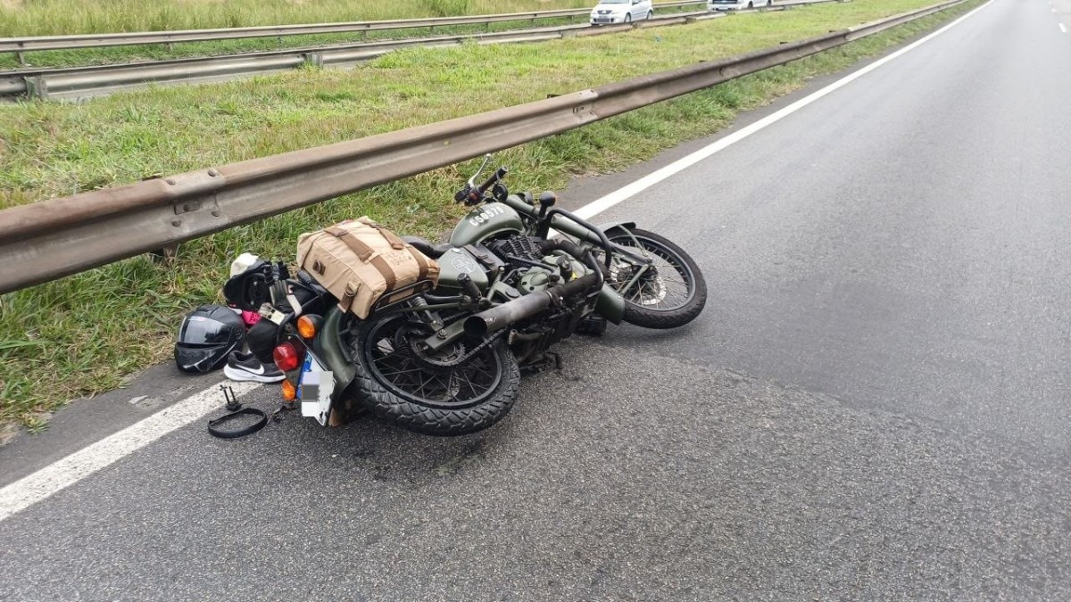 Duas pessoas ficam feridas após caírem de moto na Via Dutra, em Resende