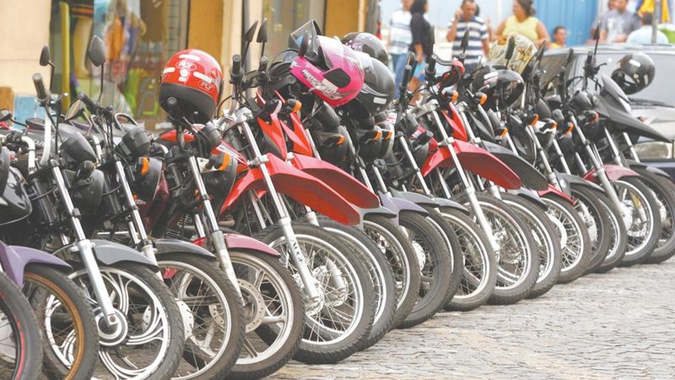 Motos de até 125 cilindradas sem multas vão ter decsonto no IPVA 2025 do Ceará — Foto: José Leomar/SVM