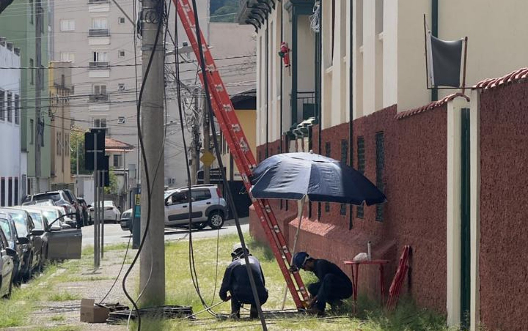 Tentativa de furto de cabos deixa 5,3 mil imóveis sem internet em Poços de Caldas