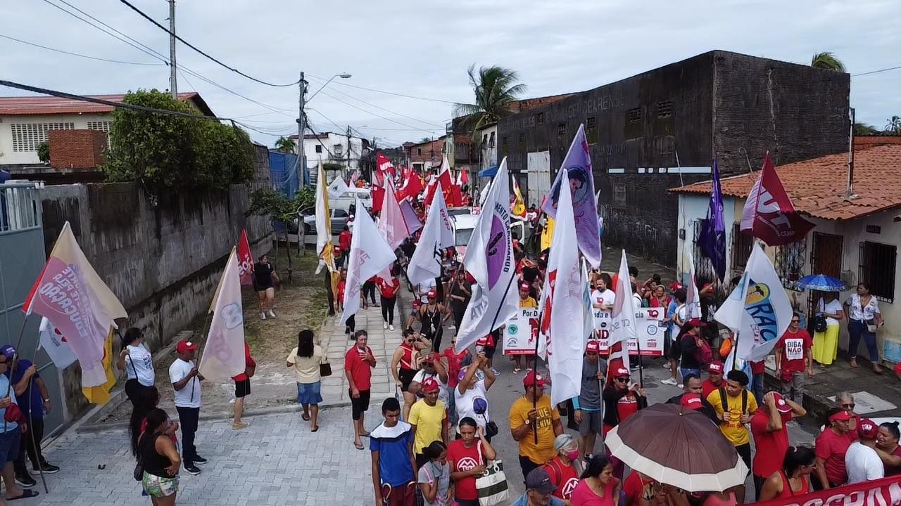 Dia do Trabalhador tem manifestação de centrais sindicais em Fortaleza 