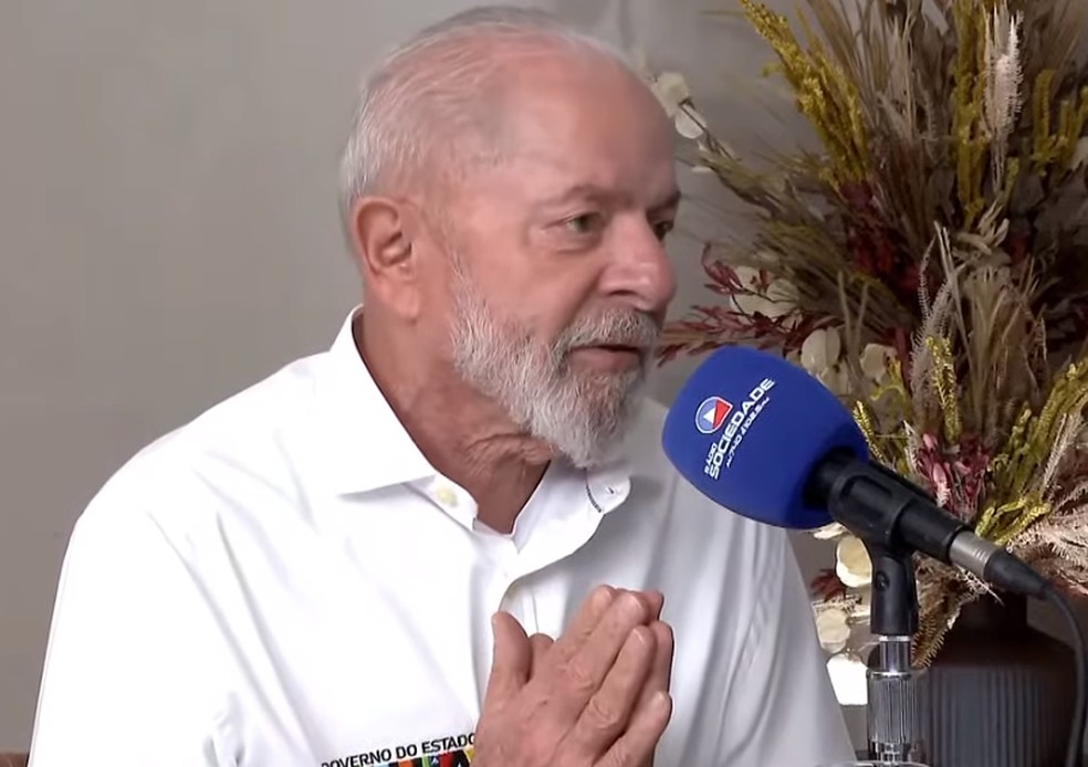 Lula concede entrevista à rádio de Salvador. — Foto: Reprodução/ CanalGov