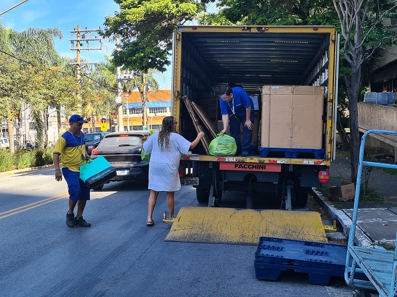 5 meses depois, doações para enchentes no Sul ainda fazem a diferença no Brasil e chegam até afetados pelas queimadas