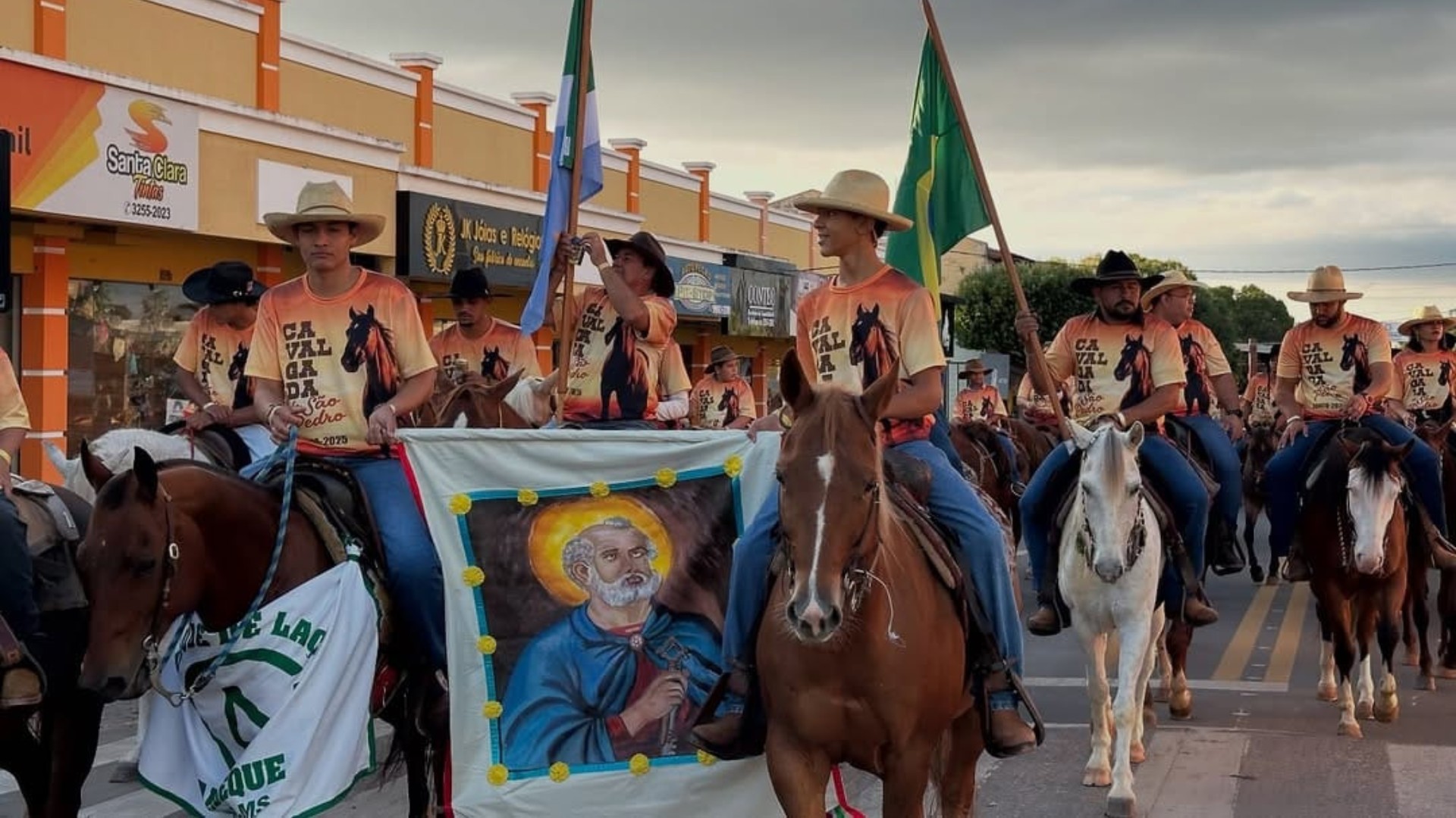Cavalgada de São Pedro une tradição e fé em Bonito