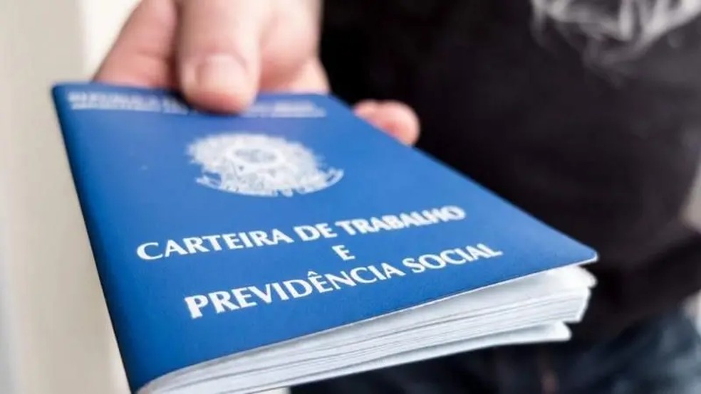 Consolidação das Leis do Trabalho (CLT) une normas que passaram a regular as relações entre patrões e empregados no Brasil. — Foto: Agência Brasil