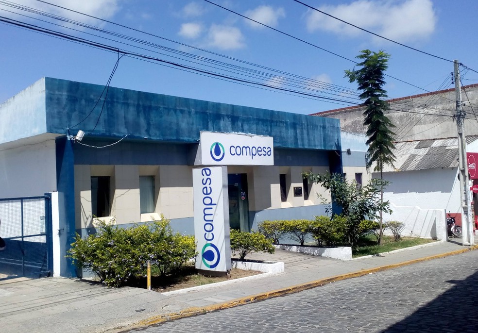 Compesa deverá pagar R$ 55 mil a consumidora por vazamentos de esgoto em Garanhuns — Foto: Reprodução/Google Street View