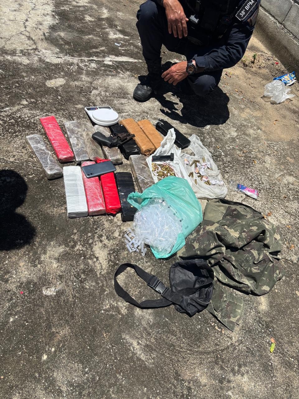 Cerca de 14 kg de maconha são apreendidos em Três Rios