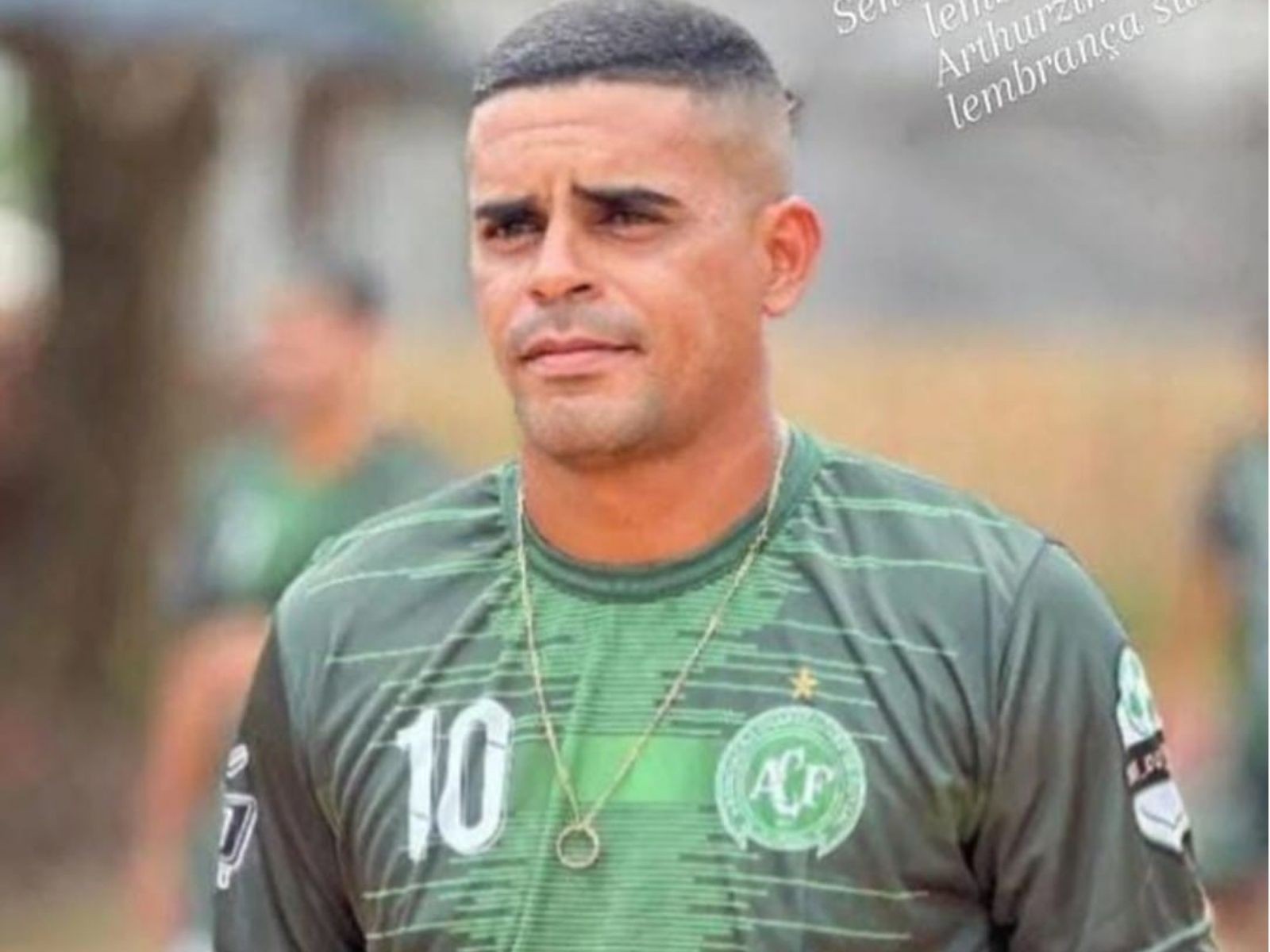 Bombeiros iniciam buscas por jogador que desapareceu após naufrágio de barco no AC