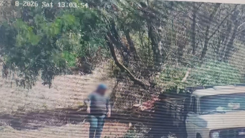 Advogado é preso por falta de pagamento de pensão ao ir defender suspeito em delegacia de São José do Rio Preto — Foto: Câmera de Segurança