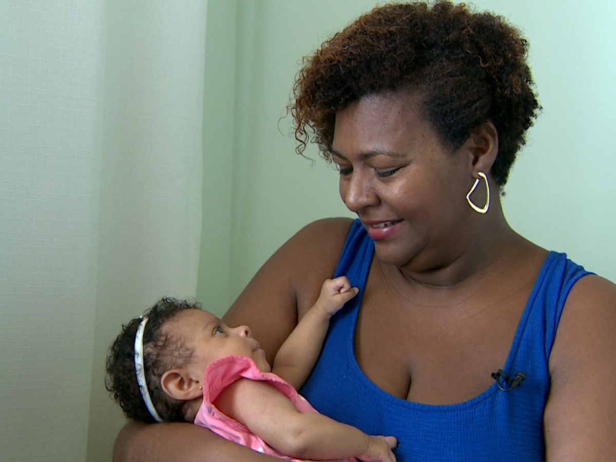 Após 15 anos de tentativas e três abortos, advogada com endometriose realiza sonho de ser mãe