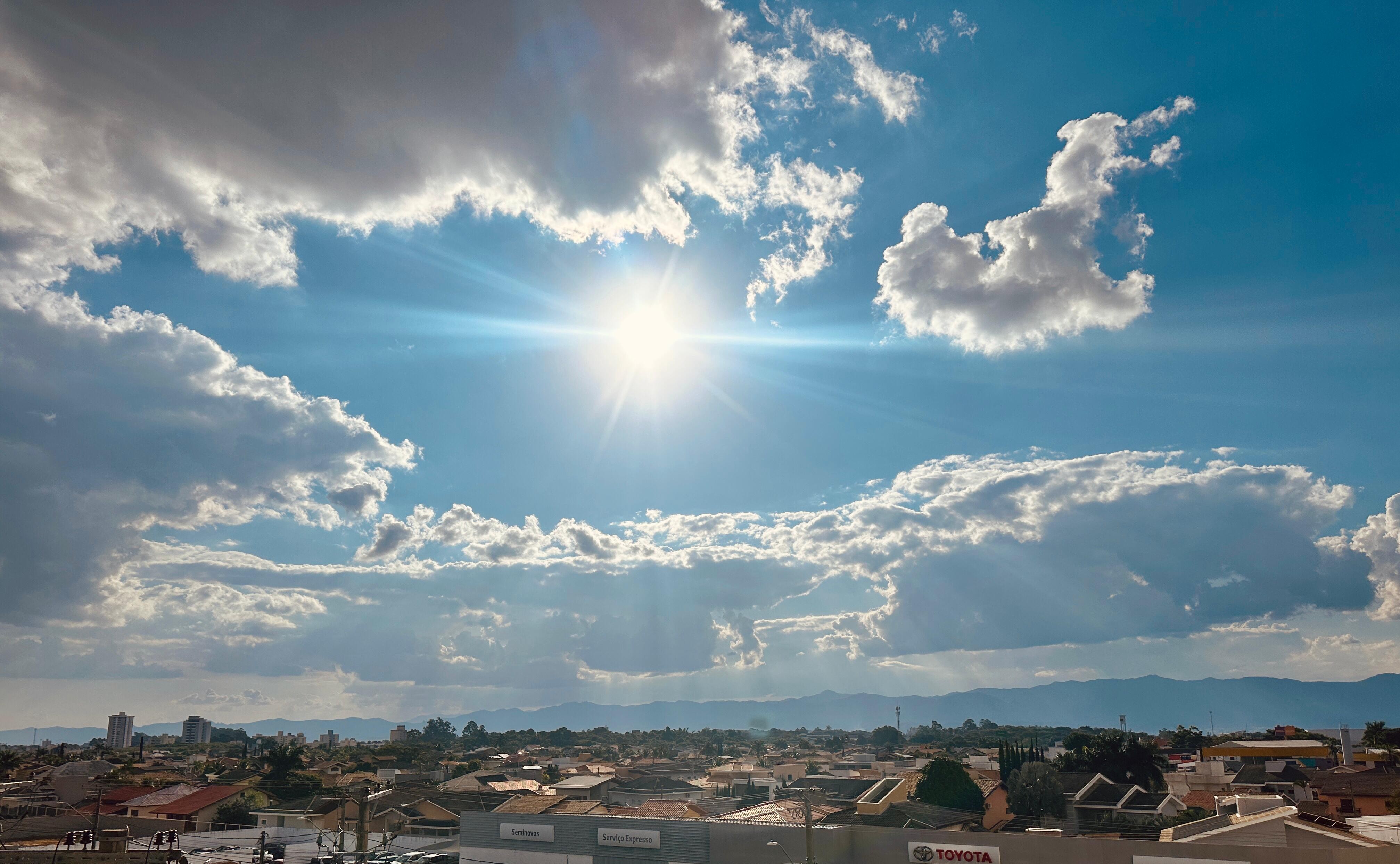 Temperaturas aumentam antes de frente fria e podem chegar a 37°C no Vale do Paraíba e região