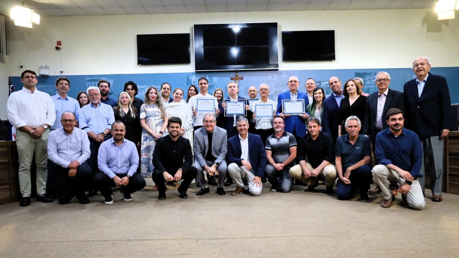 Câmara homenageia Ala Galpões em sessão especial