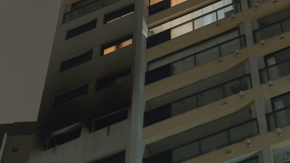 Incêndio em apartamento em Santo Amaro, na Zona Sul de SP, causa a morte de uma mulher — Foto: Reprodução/TV Globo