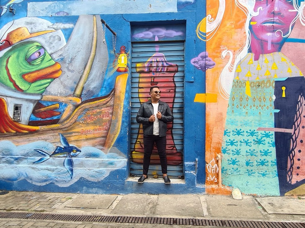 Waldik Moral se apresenta na Redinha — Foto: Divulgação