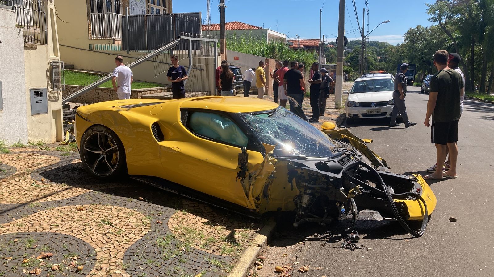 Ferrari fica destruída após acidente em avenida de Campinas; FOTOS — Foto: Arquivo pessoal