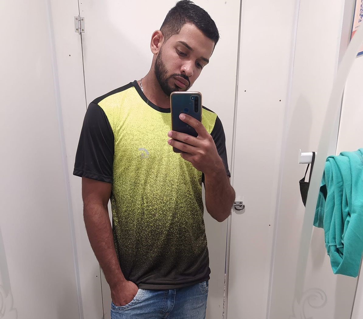 Jovem de 23 anos assassinado com golpes de canivete é sepultado em Rancharia