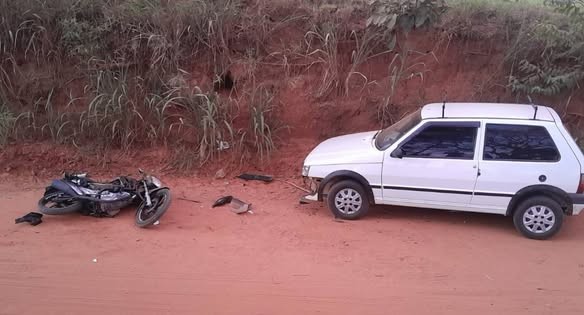 Colisão entre carro e motocicleta deixa duas pessoas feridas na Estrada Mário Covas, em Dracena