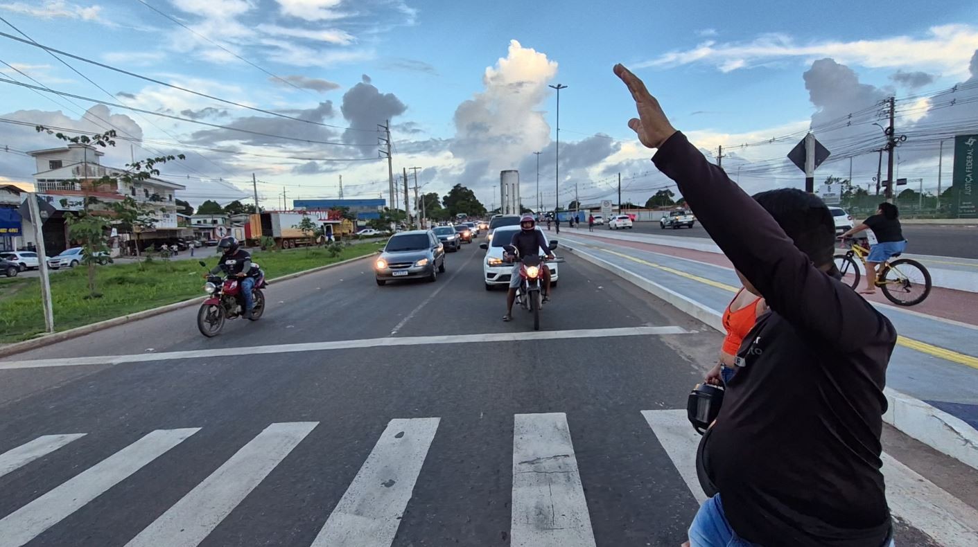 Comunidade pede passarela em frente a hospital infantil em Macapá: 'atravessar é uma luta'