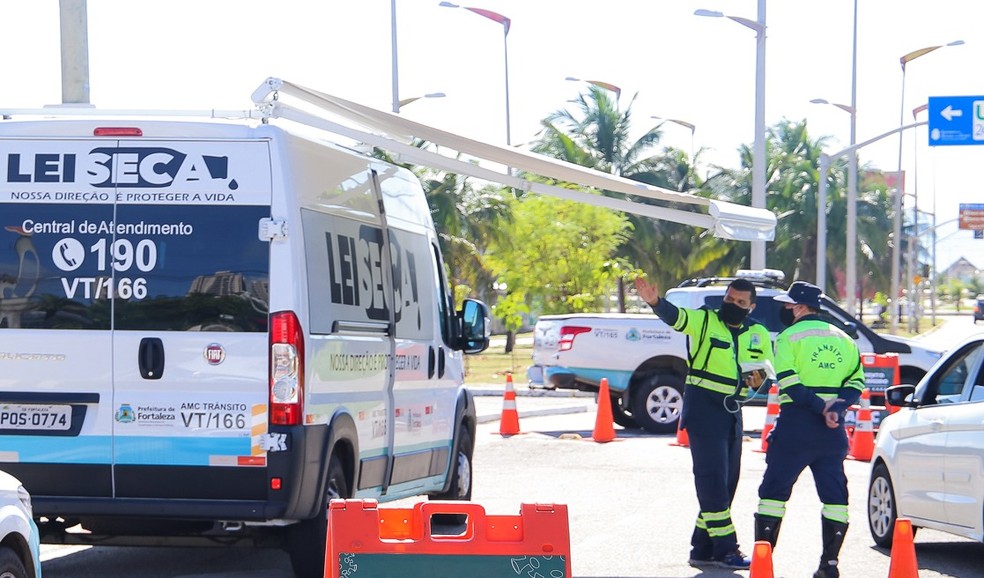 Outubro teve o maior número de autuações de condutores na Operação Lei Seca em Fortaleza. — Foto: AMC/ Divulgação