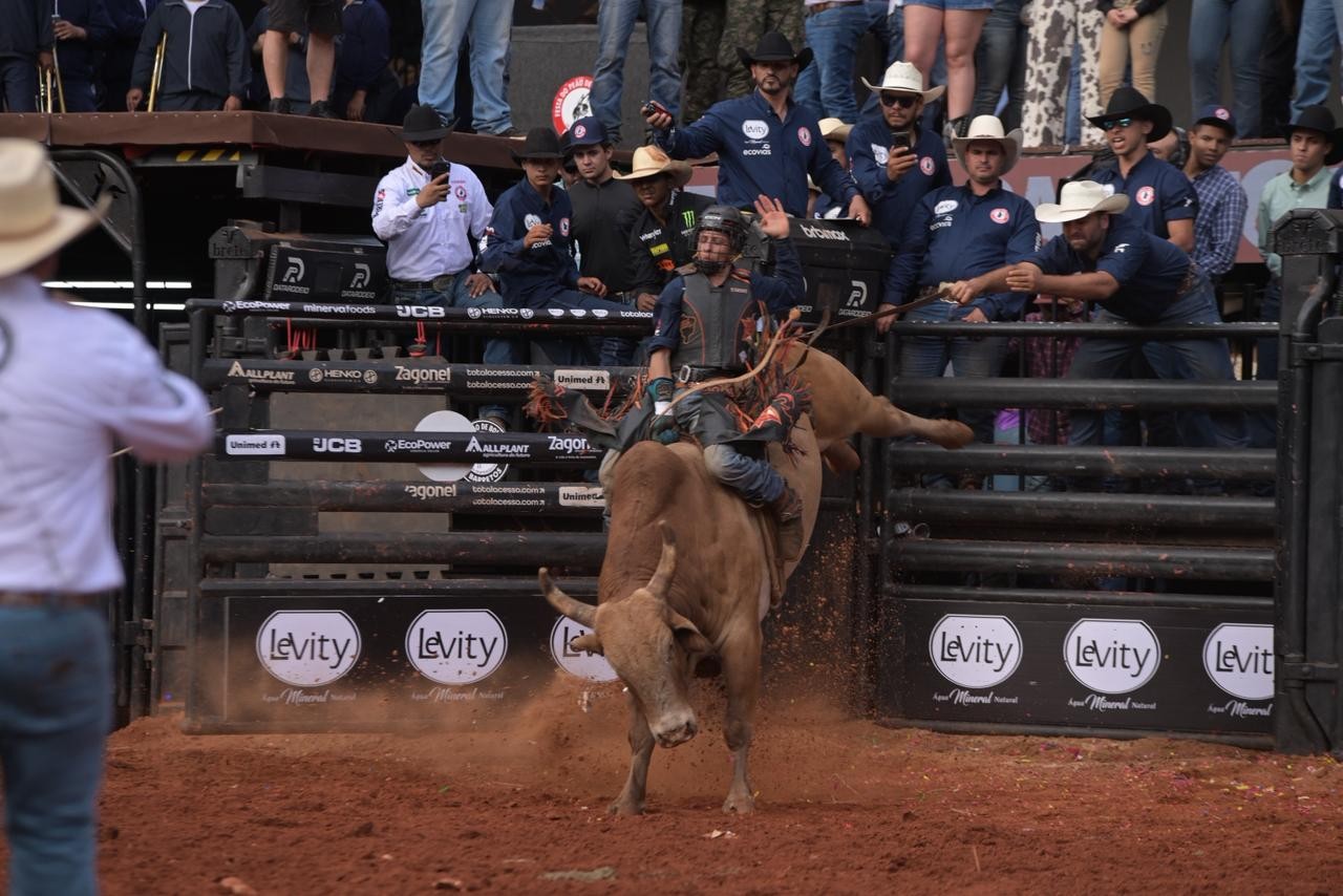 De menino de 6 anos ao campeão inédito do Cutiano: veja quem levou os títulos do rodeio de Barretos 2026