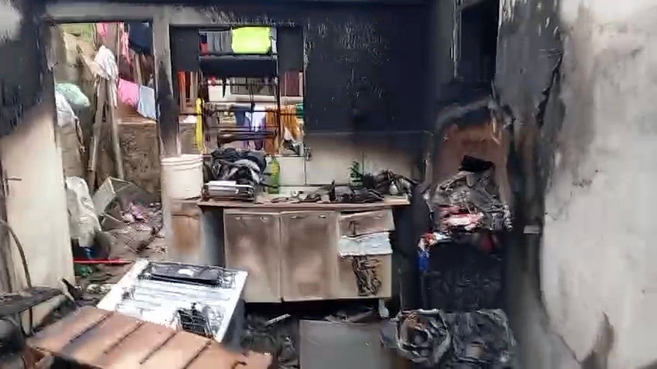 Incêndio após briga generalizada em Folia de Reis destrói casa e veículos em Cambuquira, MG