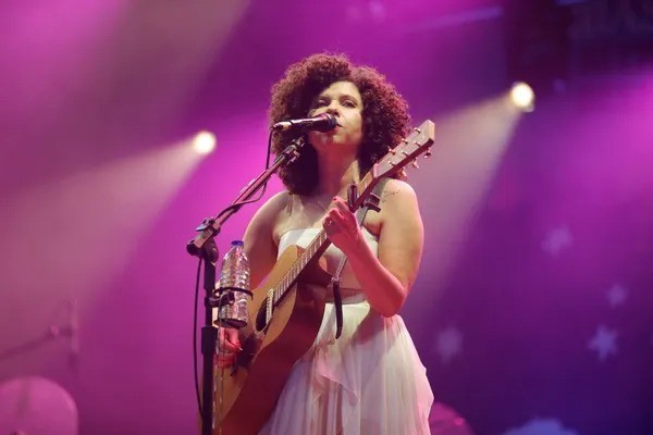 Roberta Campos e Orquestra Sinfônica Jovem Municipal fazem show no Theatro Municipal com 1,2 mil ingressos gratuitos