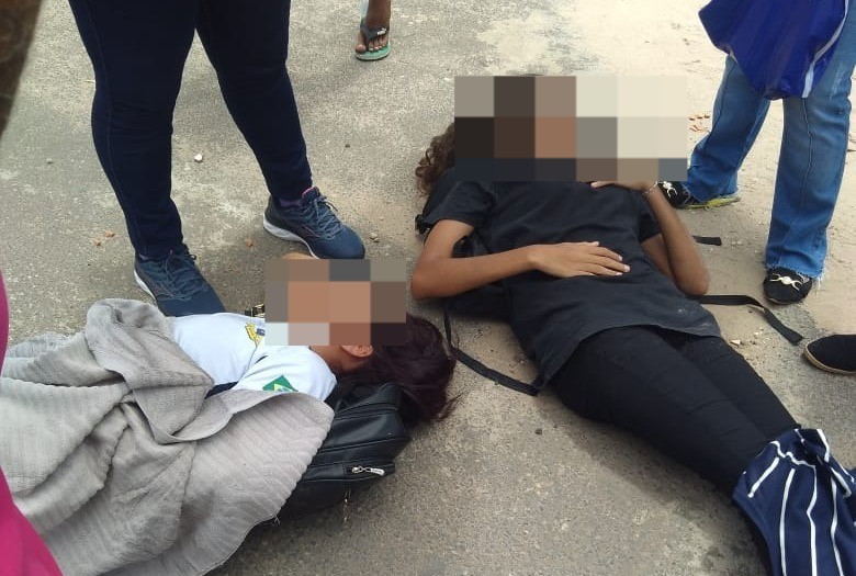 Estudantes caem de ônibus escolar em Teresina e adolescente fica com coágulo cerebral