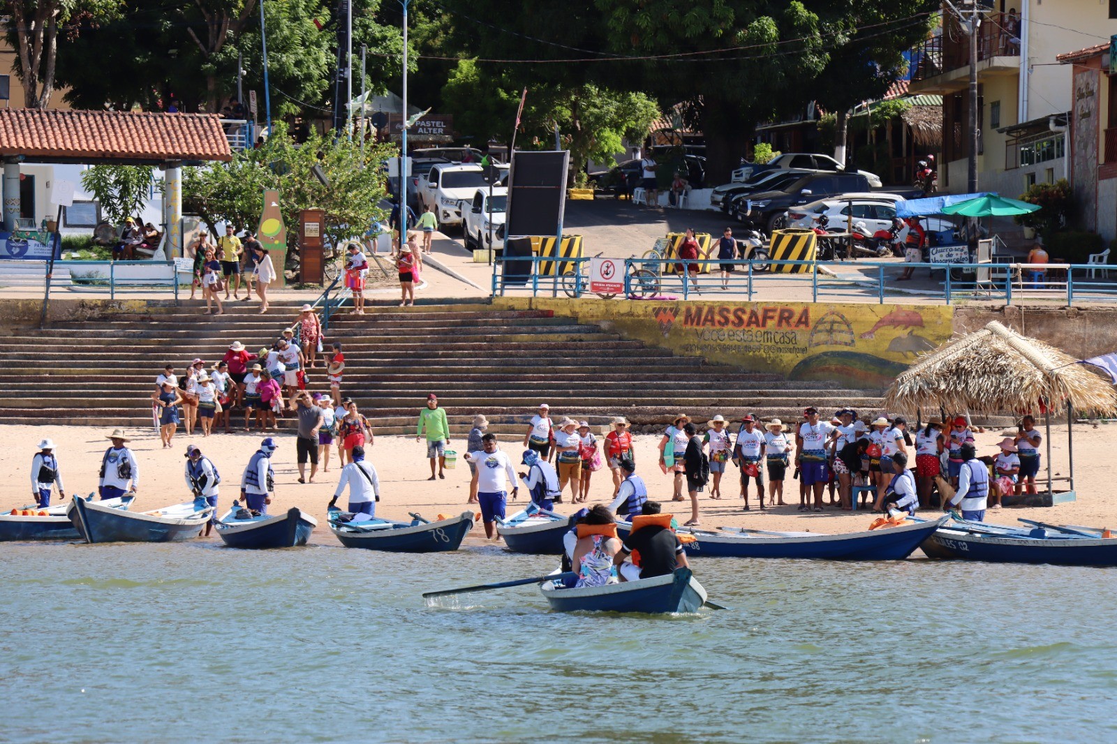Viagem leva 178 idosos de Óbidos a Alter do Chão, em Santarém, para passeio e atividades na praia