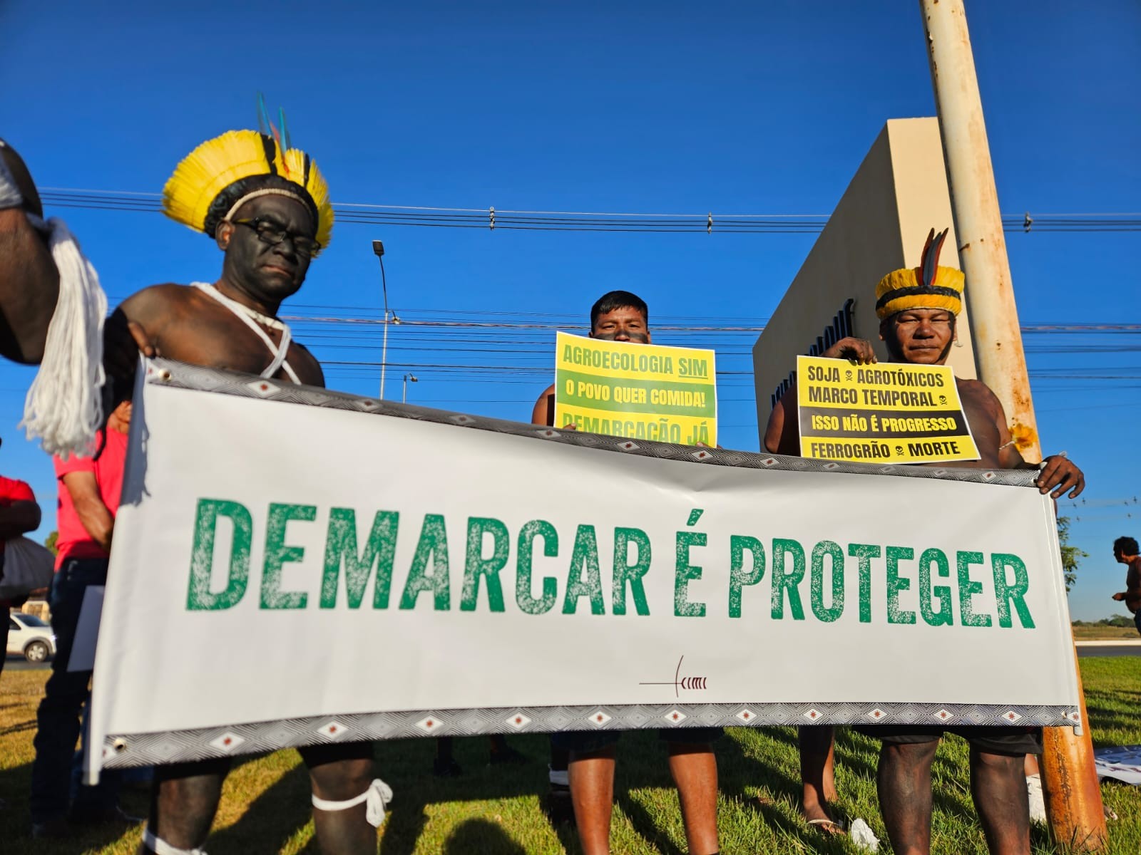 Evento em Cuiabá debate demarcação de terras e mobiliza protesto de indígenas e movimentos sociais