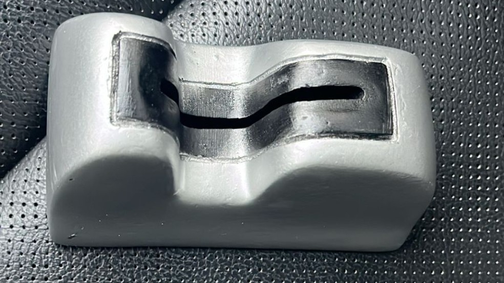 Aparelho usado para travar o cartão na máquina — Foto: Divulgação/SSP-PI