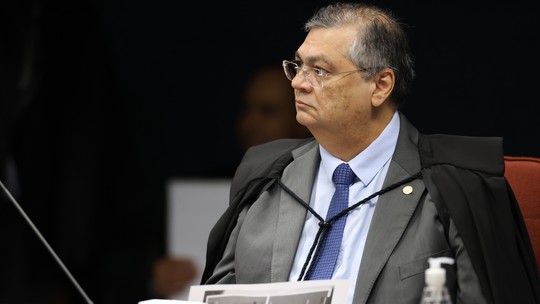Fachin nega pedido de Flávio Bolsonaro para tirar de Dino processos sobre ele e Lula