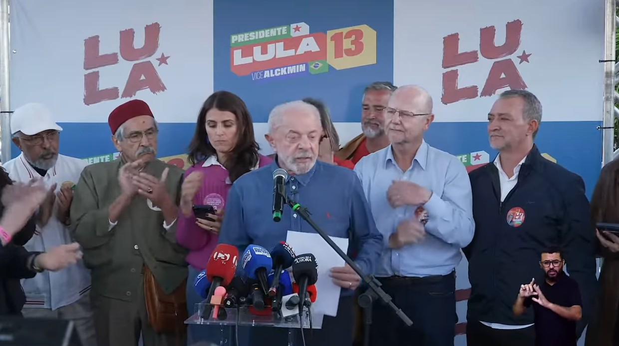 Lula diz que vai entregar ao TSE autorização para quebra de sigilo dele e da família