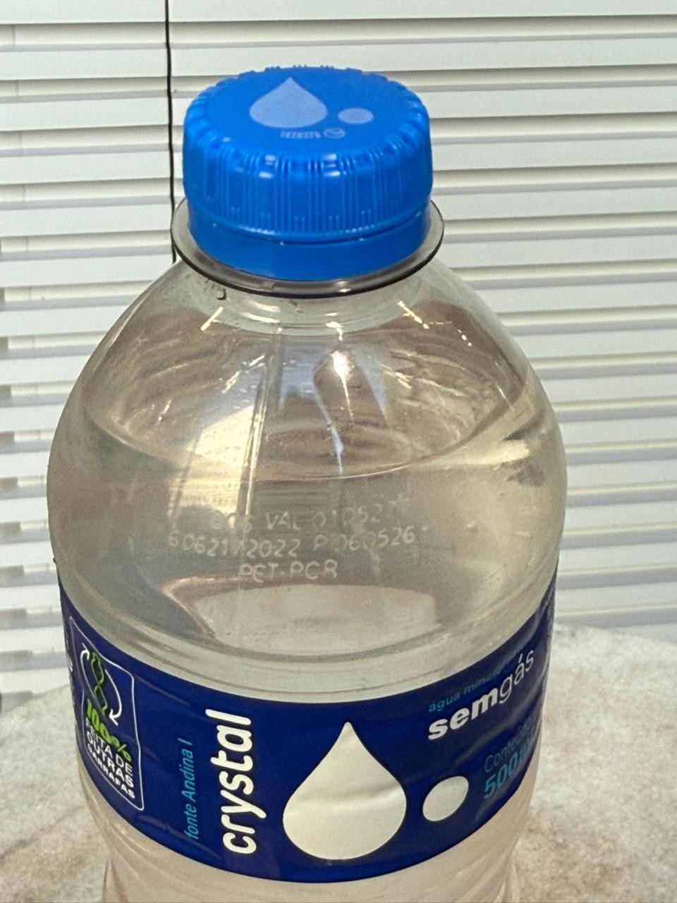 Como identificar se o lote da água Crystal está contaminado e em quais cidades ele foi comercializado