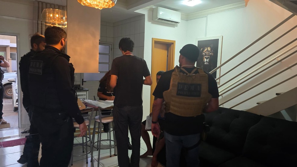 Mandados são cumpridos em Cuiabá, Sinop, Chapada dos Guimarães, Cláudia, Novo Progresso (PA), Itapema (SC) — Foto: Polícia Civil de Mato Grosso