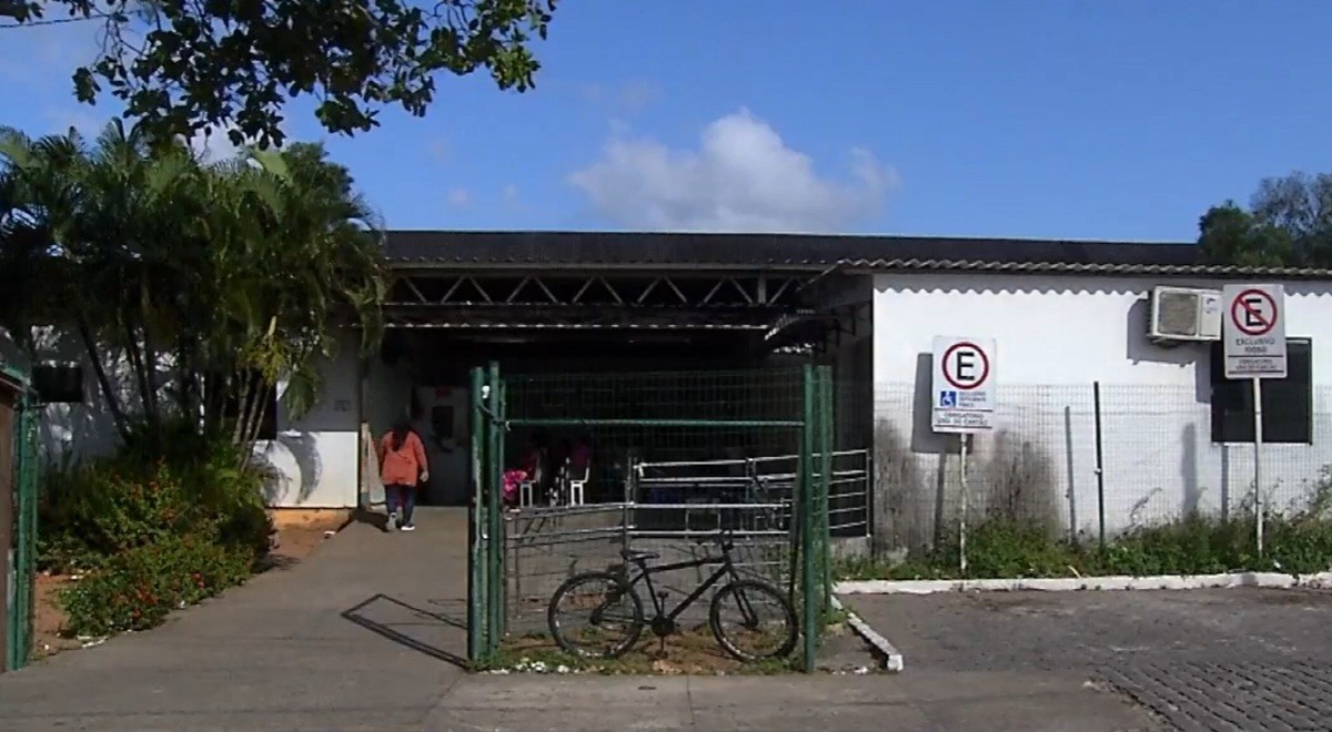 Falta de maca adequada e elevador quebrado em hospital impedem transferência de paciente obesa para UTI em Natal
