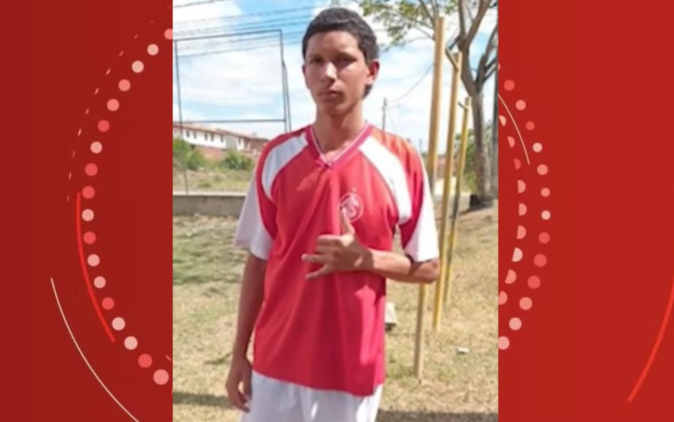 Família denuncia truculência após jogador de futebol de 15 anos ser baleado em ação policial — Foto: Reprodução/TV Sudoeste