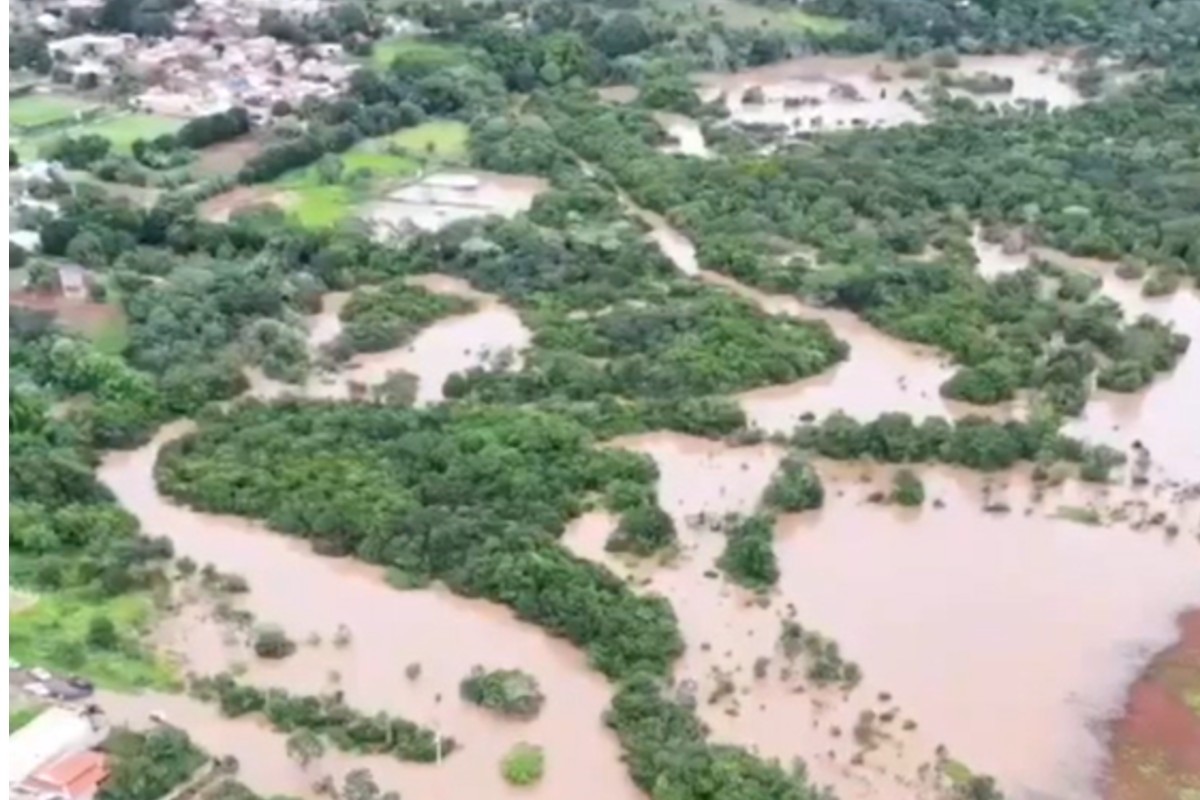 Previsão aponta risco de temporal e chuva forte em várias cidades de MS 