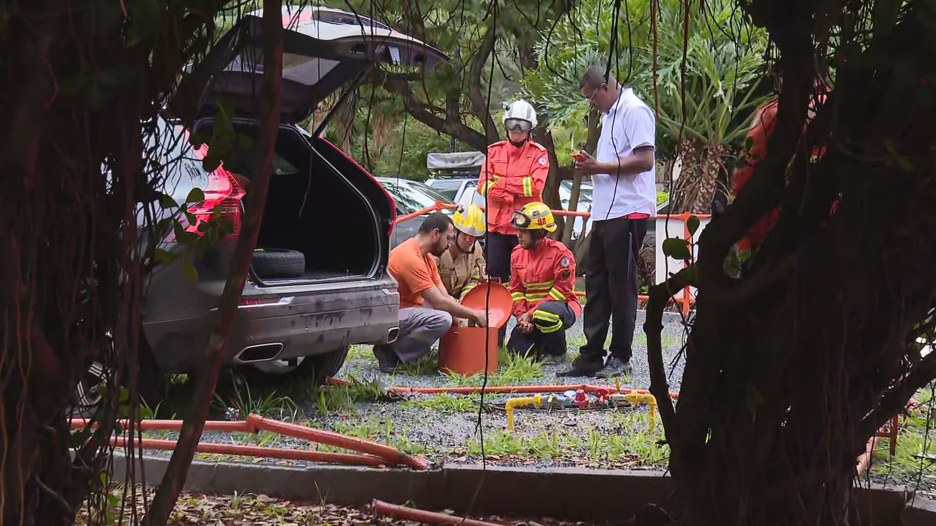 Carro bate em estação de gás no DF; motorista apresentava sinais de embriaguez, diz PM