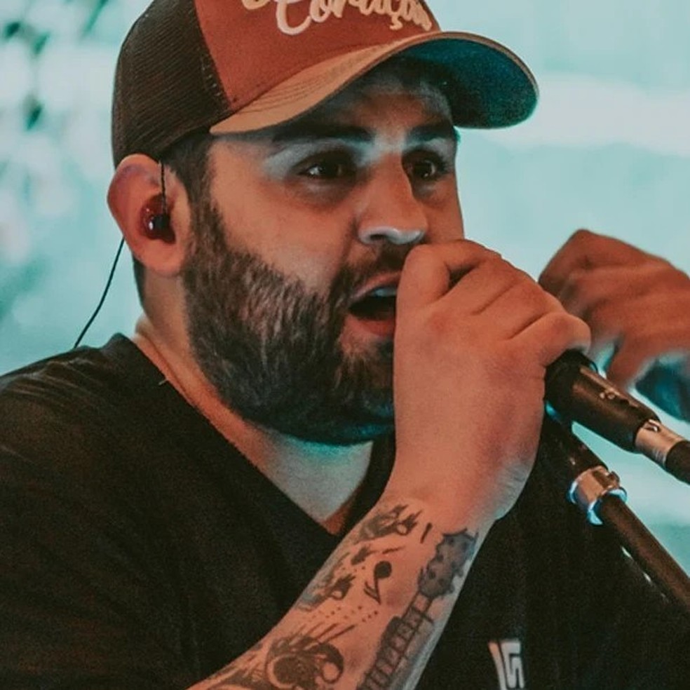 Qual o cantor sertanejo que morreu de infarto?