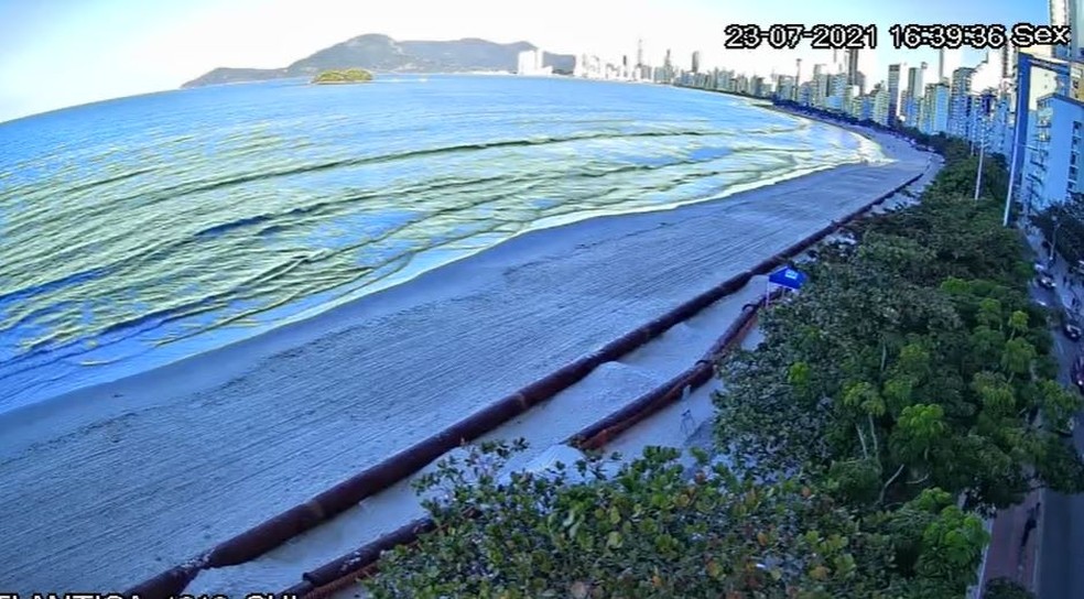 Obra cria faixa de praia com 'areia movediça' e causa acidentes em  Balneário Camboriú (SC) - Notícias - R7 JR na TV